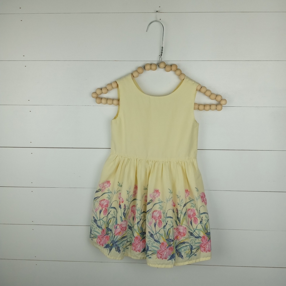Baby Gap girls size 3 yellow with bright floral design on bottom in pink blue